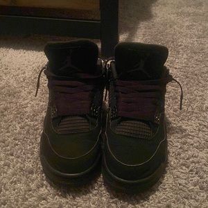 Black cat 4s
